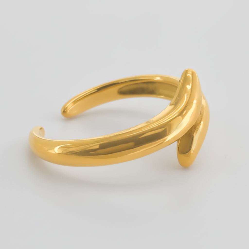 Water Resistant Ring Curved Gold