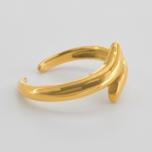 Water Resistant Ring Curved Gold